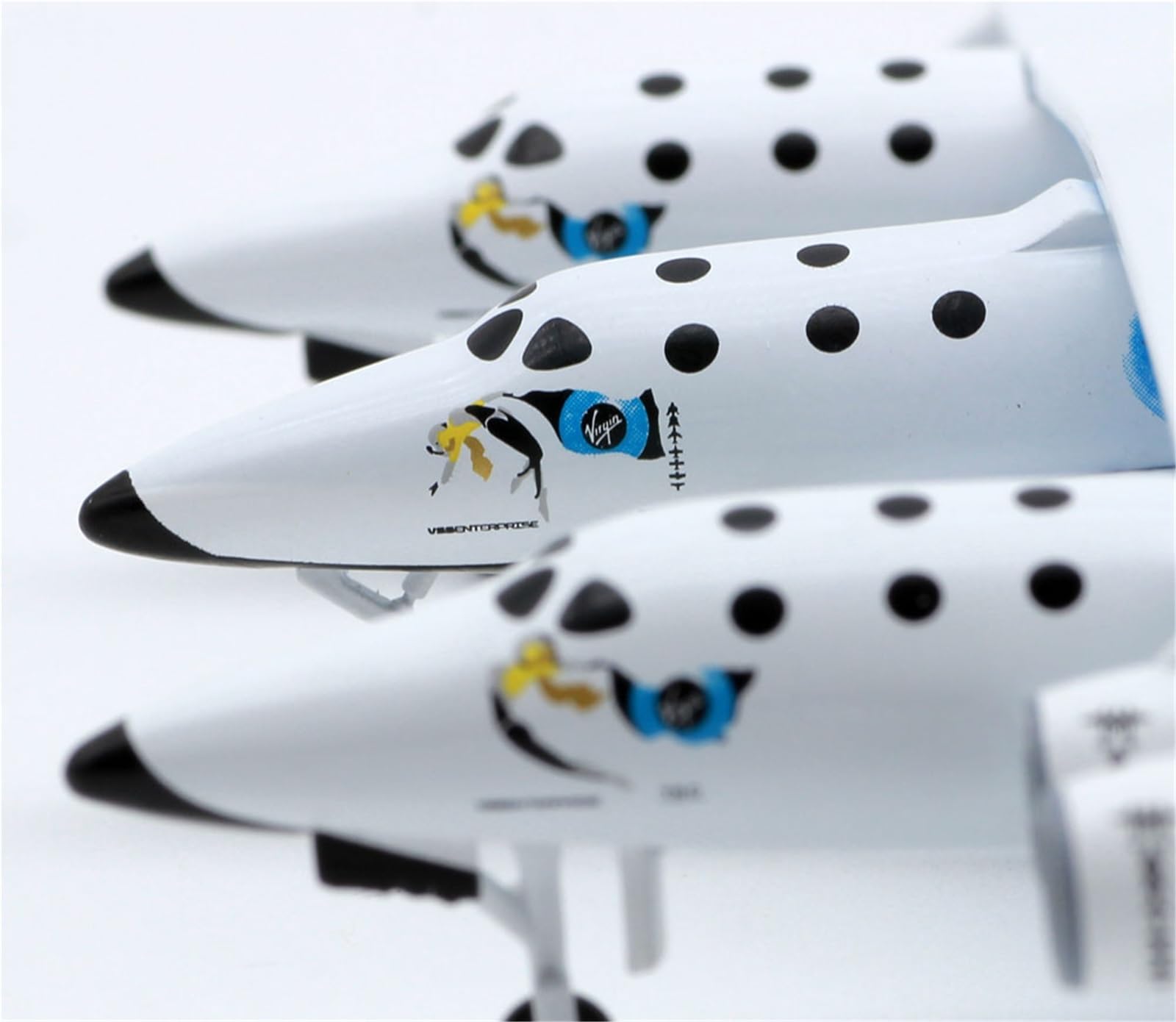 Model redukcyjny samolotu 19CM 1/200 Skala Bardzo Szczegółowy Model Samolotu Pasażerskiego Dla Statku Kosmicznego Virgin Galactic N348MS Model Samolotu Model lotniczy Replika samolotu