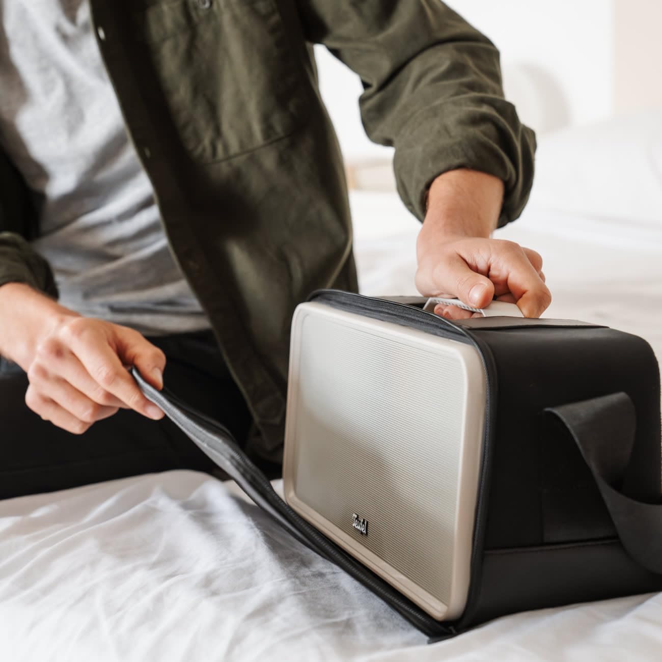 Teufel BOOMSTER Bag stylische & robuste Transporttasche mit Tragegurt für den BOOMSTER Bluetooth Lautsprecher - Schwarz