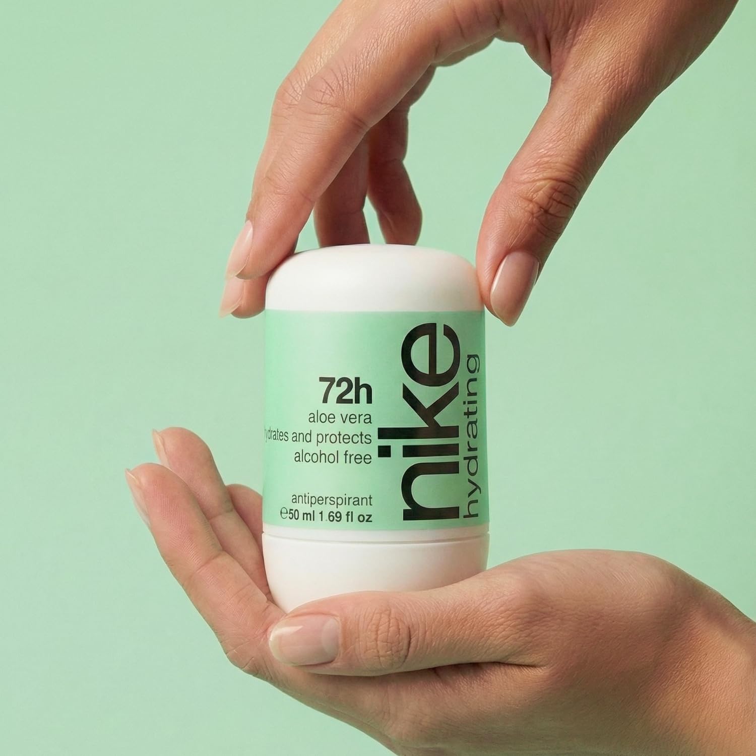 NIKE - Hydrating, Desodorante en Roll-On 50 ml, sin Perfume, Unisex, Antitranspirante, Protección Continua, hasta 72h de Eficacia Comprobada, sin Alcohol, Tecnología, Cuidado y Confort