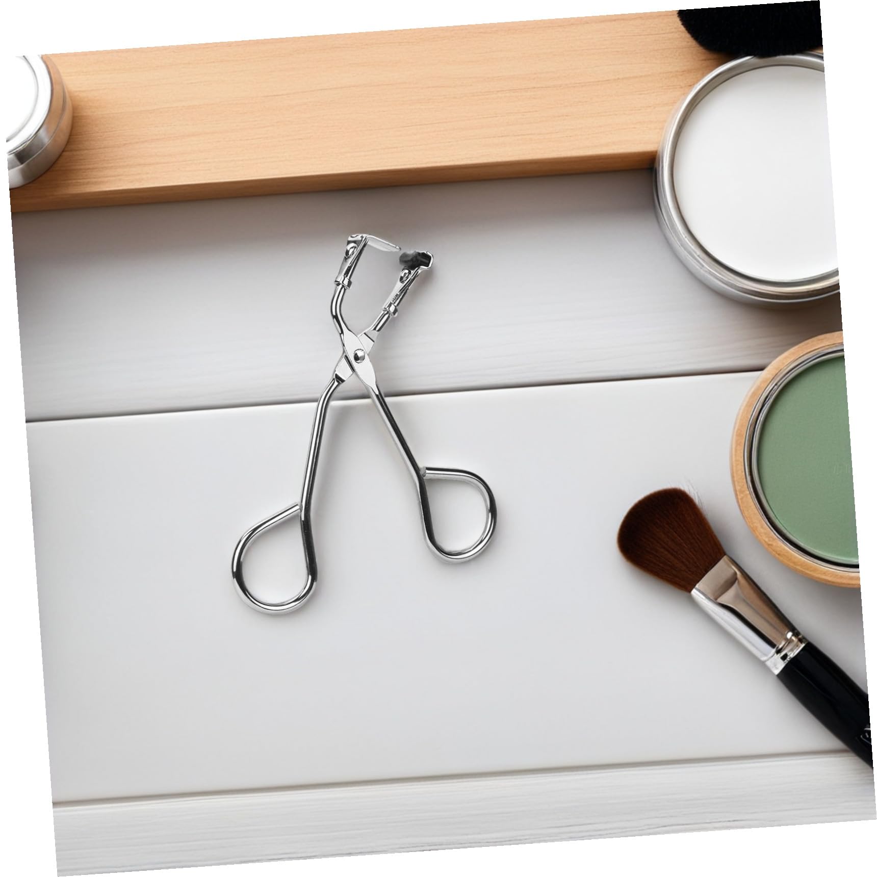 Rizador de Pestañas Diseño Curvado Portátil y de Acero Inoxidable Plata Adecuado para Pestañas Pequeñas y Largas en Maquillaje Diario