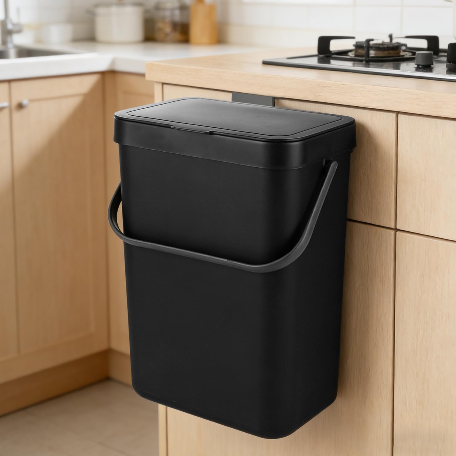 WOPPLXY Bote de basura colgante con tapa, cubo de basura colgante de cocina de 3.2 galones con tapa, cubo de basura montado en la pared para gabinete, debajo del fregadero, baño, dormitorio, oficina