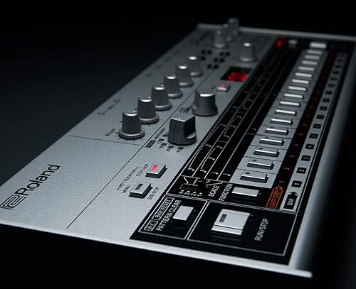 Miniatura 22 de Roland TR-08 Rhythm Composer Bundle con cable MIDI y paño de pulido Austin Bazaar Paquete con cable MIDI