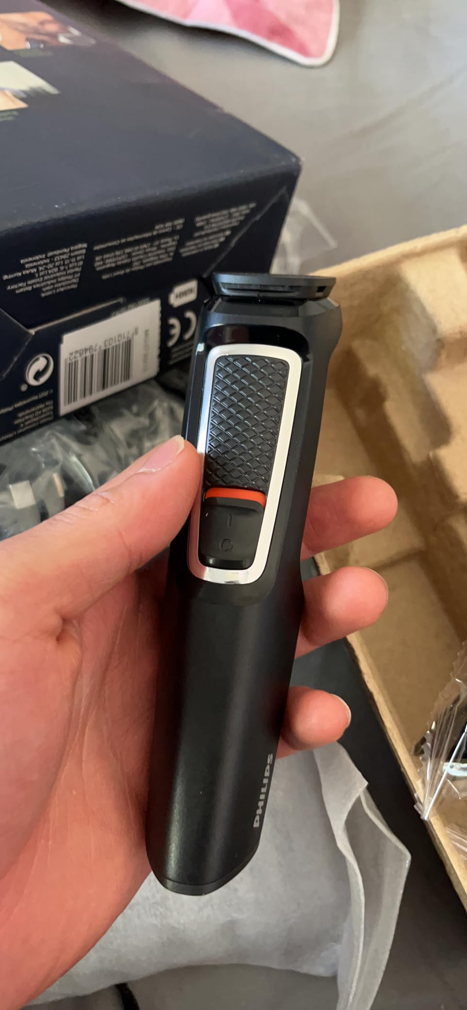 Philips Multigroom Series 3000 8-in-1 Face And Hair Cordless Trimmer ...