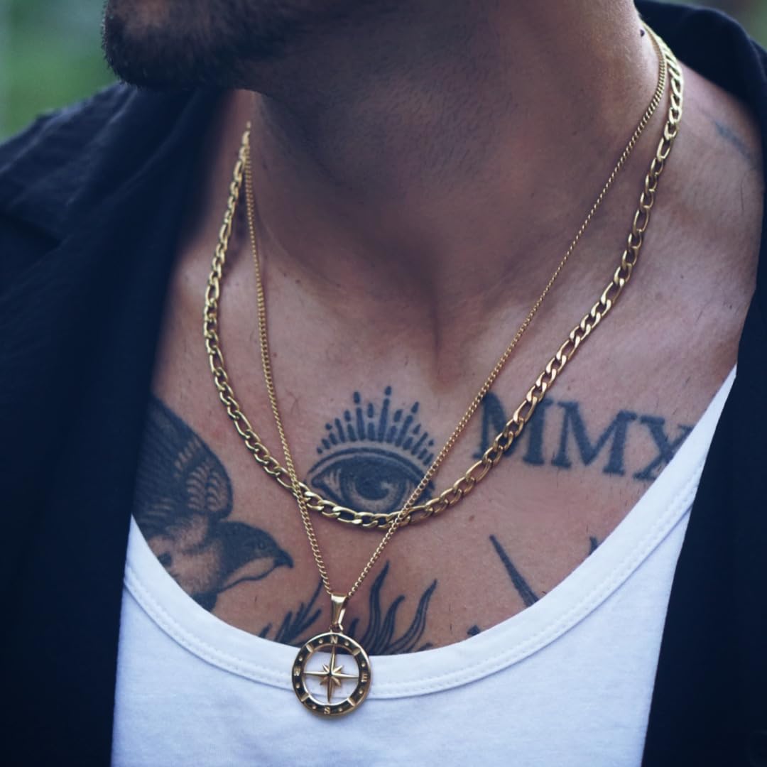 DVRK® Set Regalo Hombre 2 Collares en Caja Joyería - Pack 2 Cadenas Bañadas en Oro 18k sobre Base de Acero Inoxidable 316L - Regalo Novio, Pareja, Padre, Papa (Pack Cadena Figaro y Collar Compass)