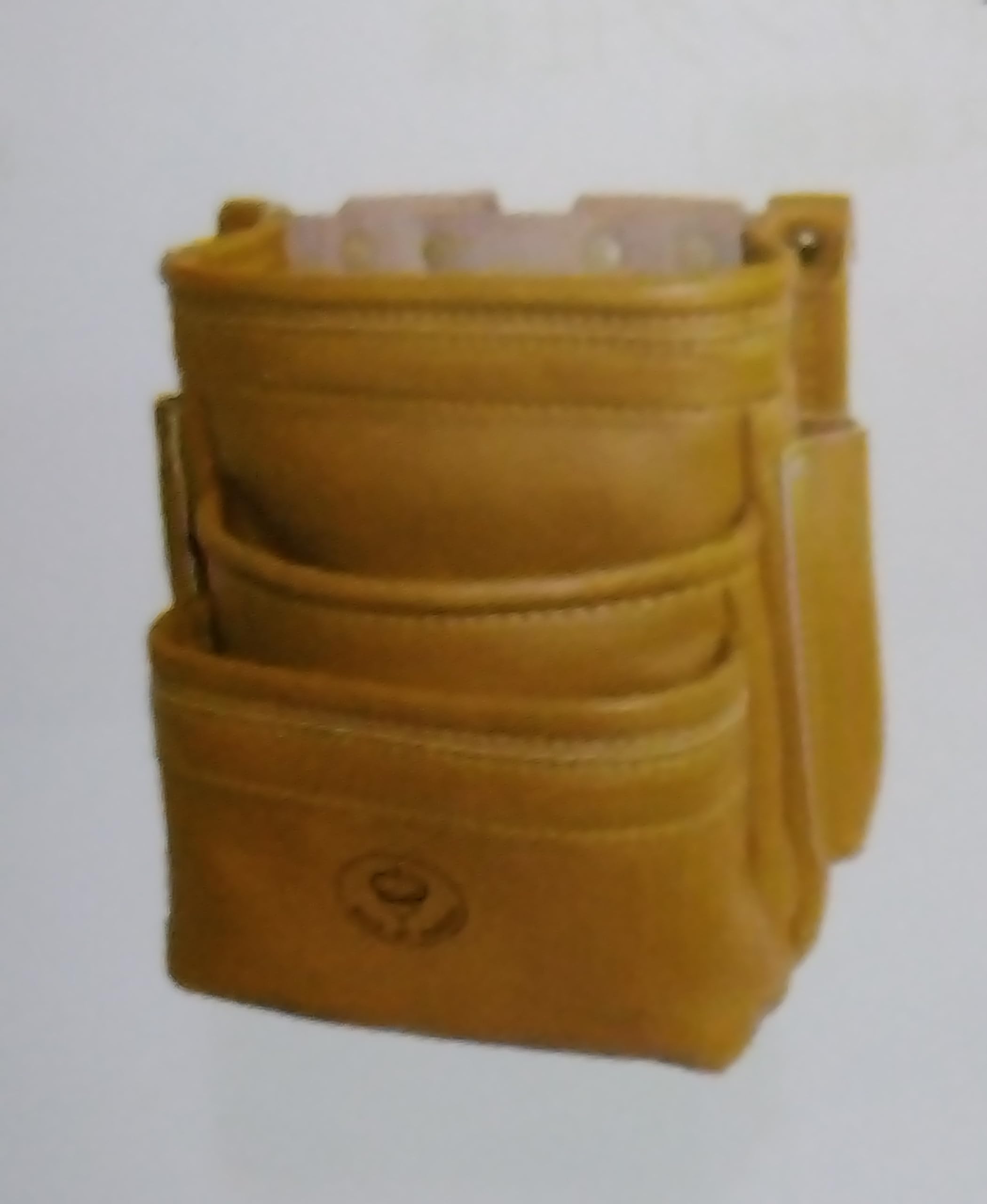 Amazon.co.jp: C型3段式腰袋（ステンレス板入） E-204ST : DIY・工具