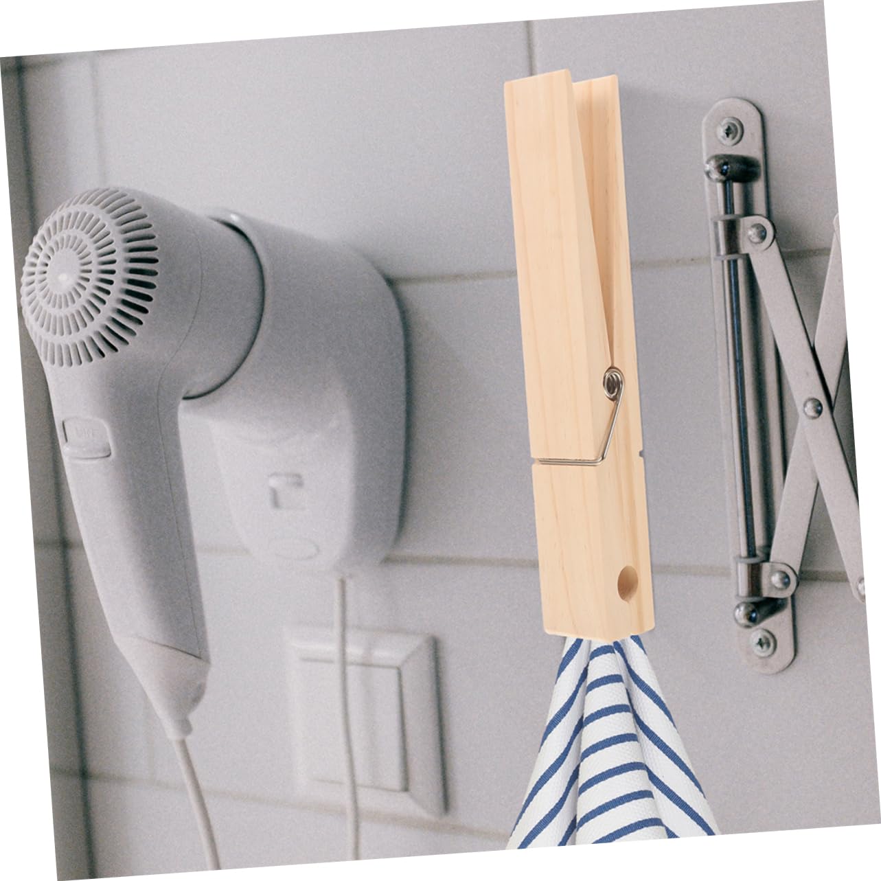 IMIKEYA 2 Pezzi Mollette Giganti in Legno Beige per Asciugamani e Vestiti, Clip Robuste e Sicure per Bagno e Lavanderia, Design Rustico Semplice e Pratico