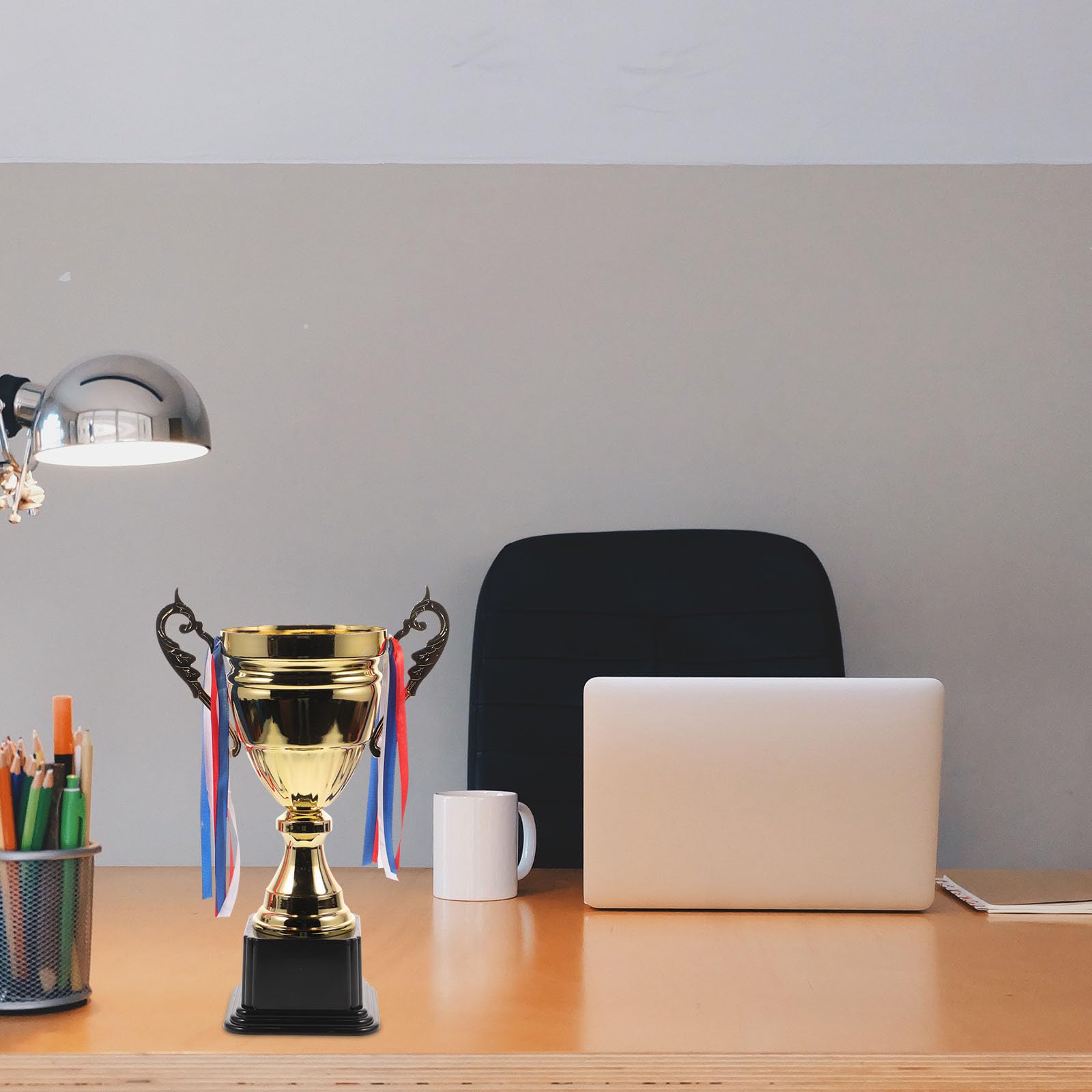 Trofeo y Acabado Brillante para Competición Deportiva de Metal Dorado Diseño Resistente Adecuado para Banquetes Deportivos y Aulas