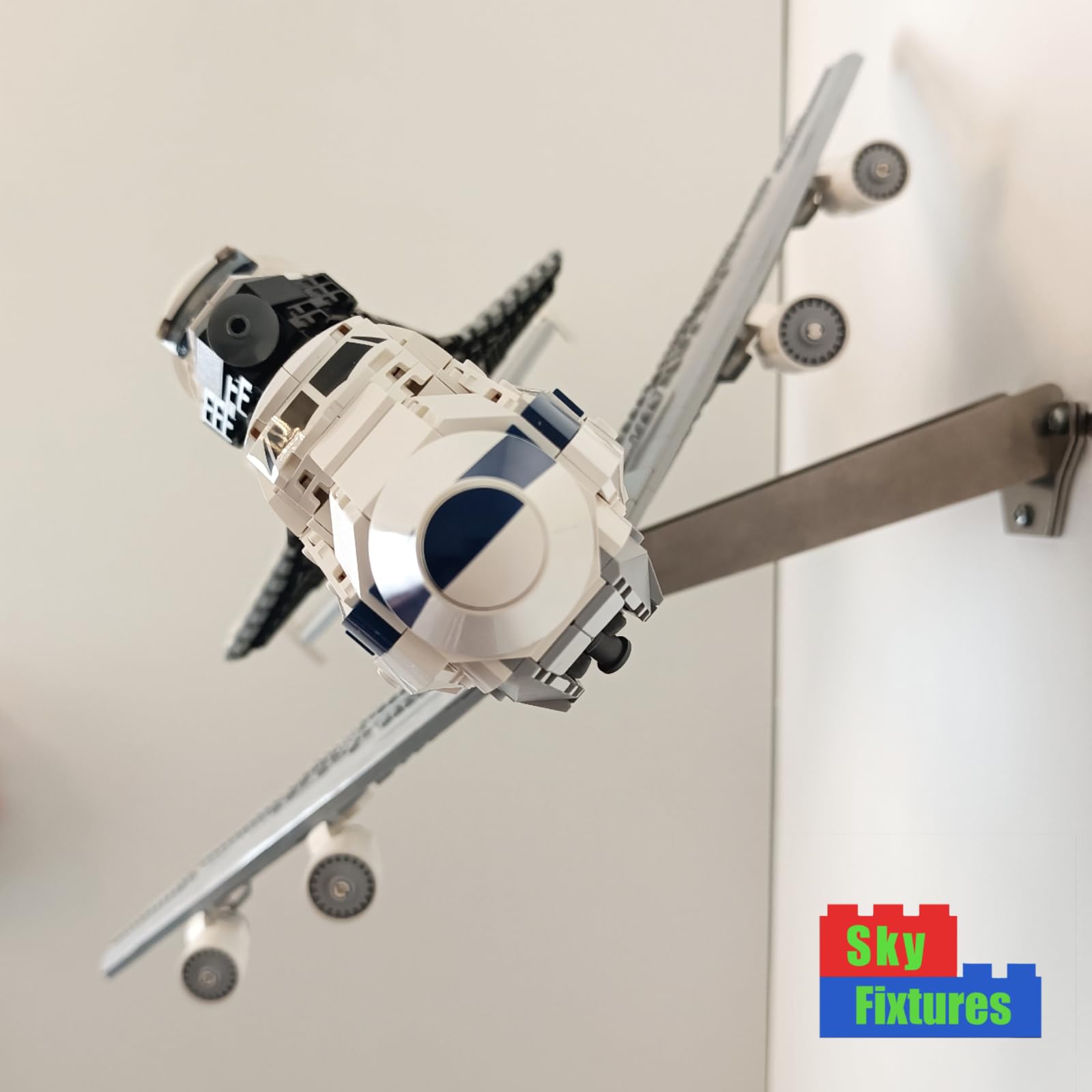 Horizontal Wall mount compatible with Lego icons Shuttle Carrier 10360, 95mm (W) x 220mm (L) x 60mm (H) - Image 3
