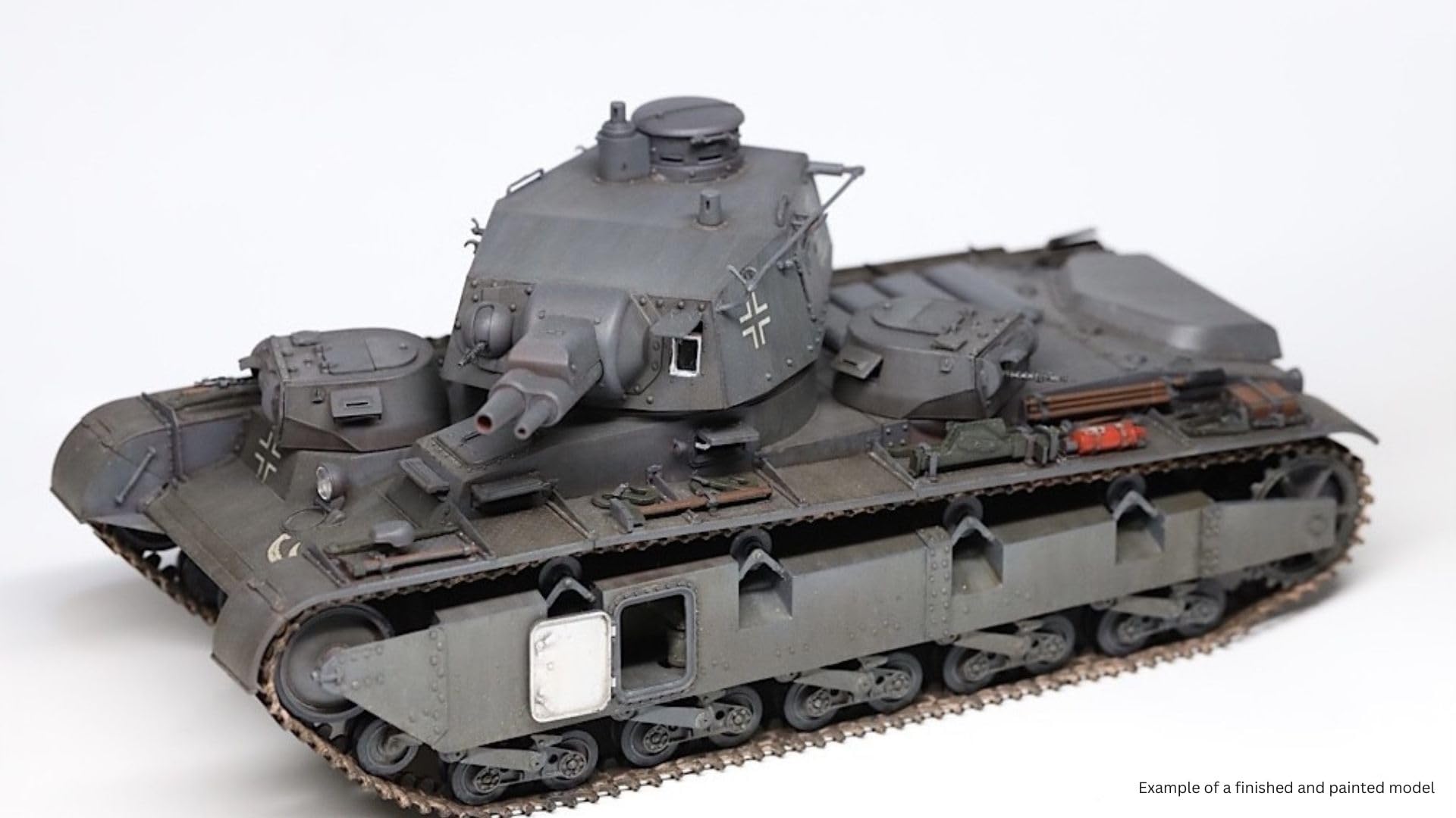 Amazon | アミュージングホビー 1/35 ドイツ多砲塔戦車 ノイバウ