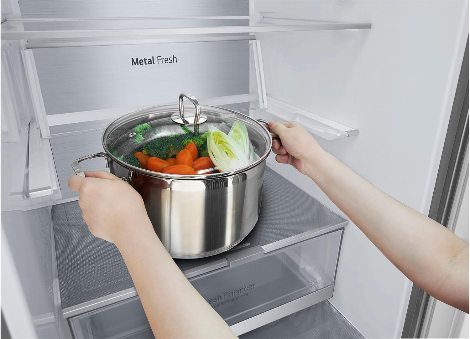 LG GBB92MBB3P, Klasse A-20%, 381 L, Kühl-/ Gefrierkombination mit Innendisplay, Frische Features, DoorCooling+, Variables Ablagefach für XXL-Stauraum, 59,5 x 67,5 x 203 cm ꟷ Metal Sorbet