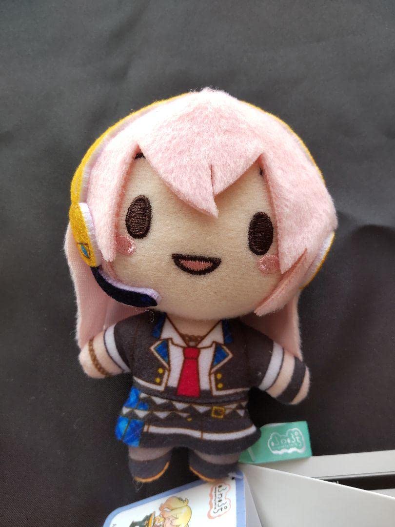 Amazon.co.jp: 巡音ルカ ふわぷちマスコット ぬいぐるみ : おもちゃ