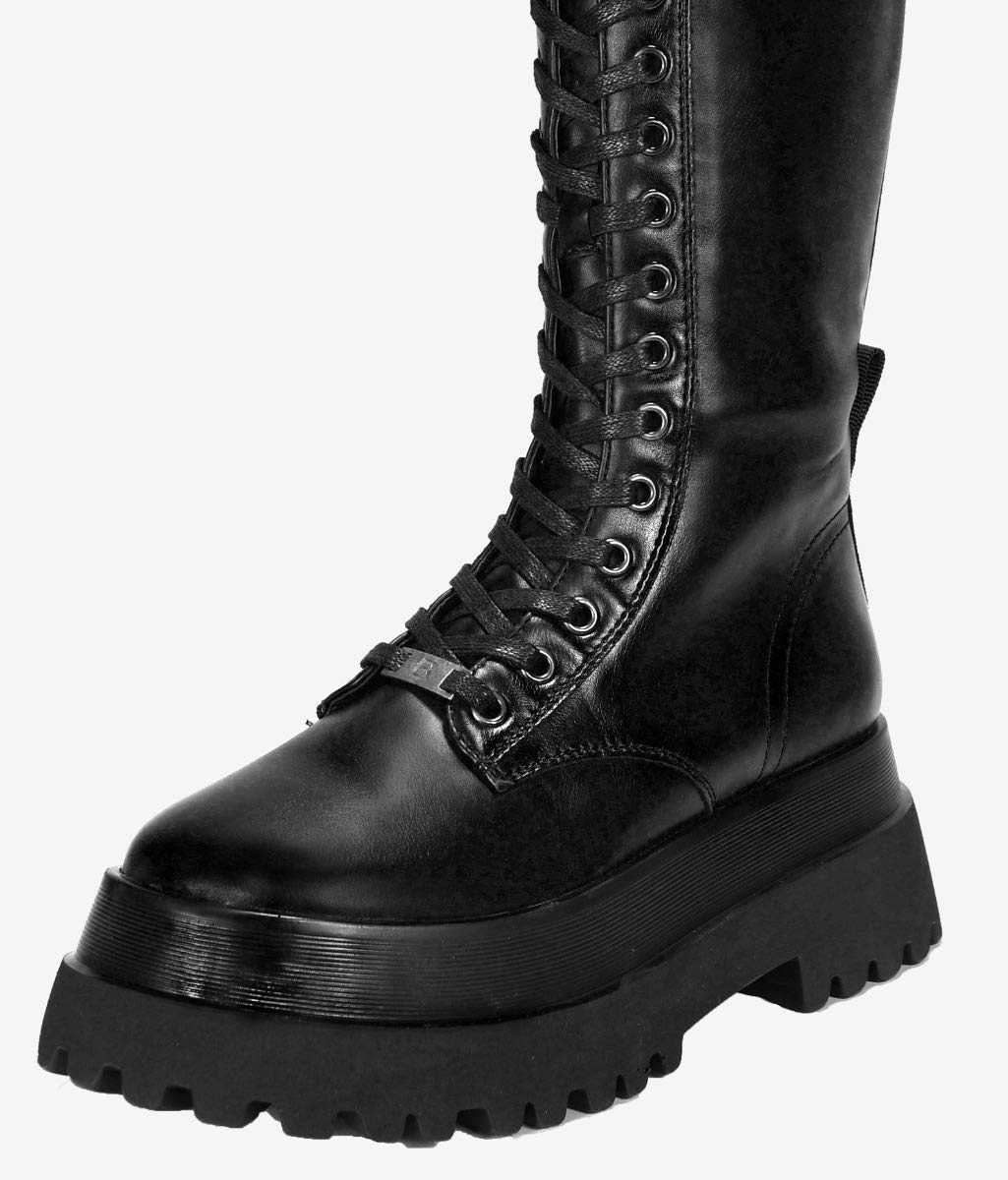 BOSANOVA Bottes militaires hautes avec semelle piste et lacets. Fermeture à glissière intérieure.