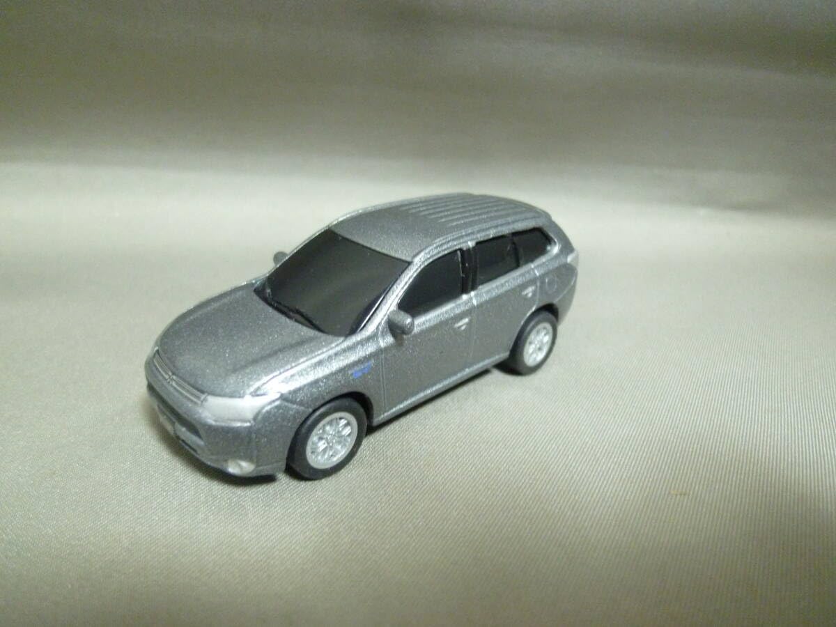 ミニカー　三菱　車種：OUTLANDER グレー②　＃⑮ Amazon.co.jp: 三菱 アウトランダーPHEV ミニカー グレー 非売品