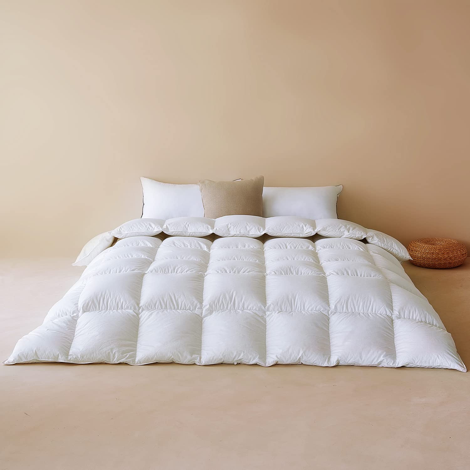 zzlamb All Season Warm Goose Down Comforter Lightweight Duvet Insert for King Bed, Durable Cotton Down Proof Duvet Insert with Coner Tabs, Light Comforter King Size 106''x90'' White