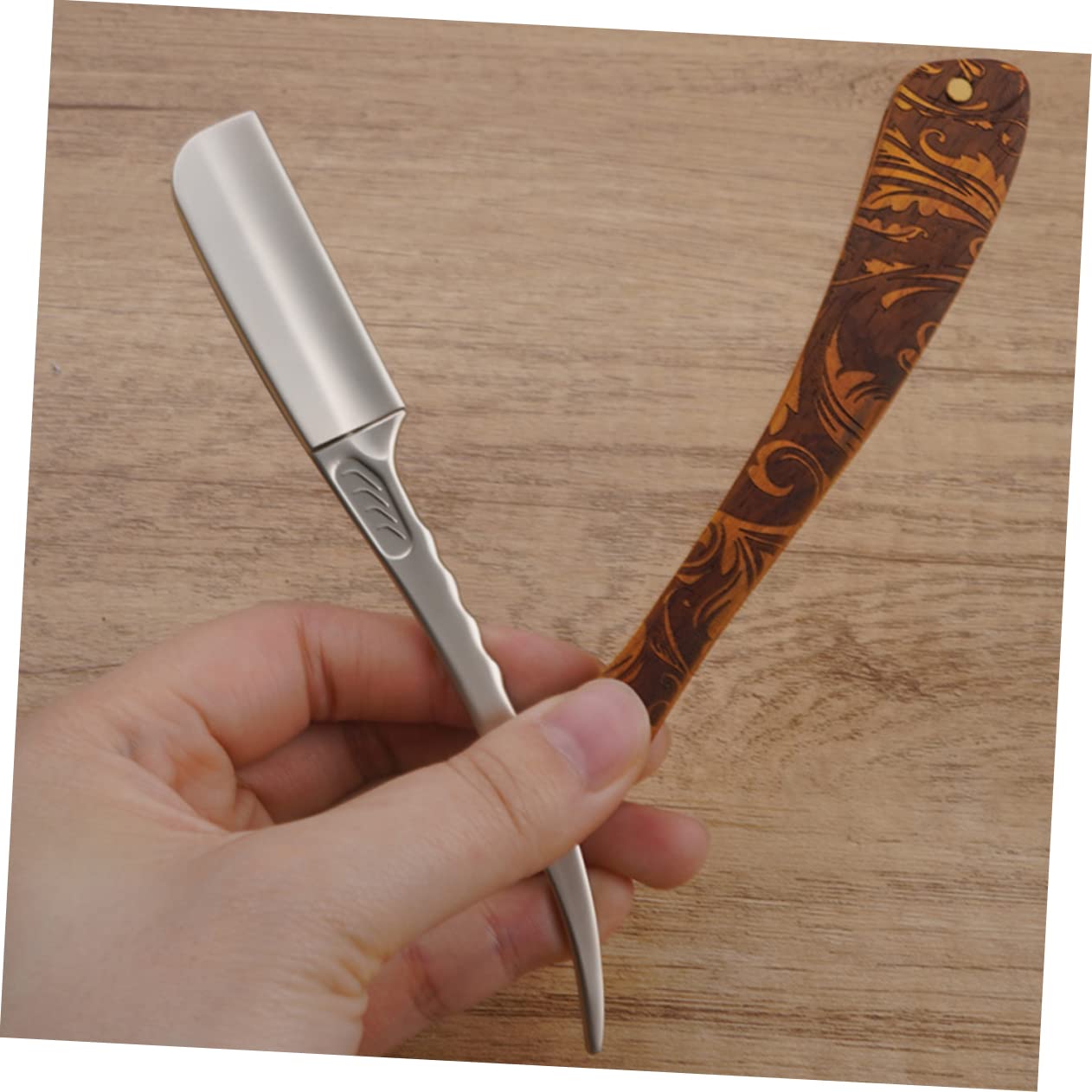 Rasoio Dritto Pieghevole in Acciaio Inox e Legno Marrone | Uso Domestico e Professionale, Controllo Preciso a Mano, Stile Vintage Classico