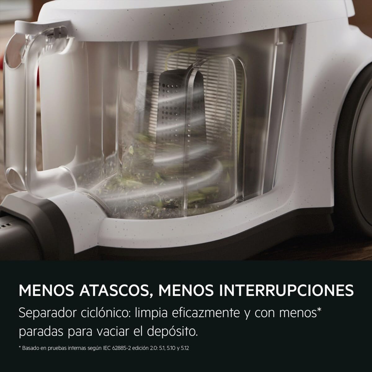 AEG Clean 5000 Aspiradora sin Bolsa AL51C1LDB, Aspirador de Suelo para Todo Tipo de Superficies, 1000 W, Radio de Acción 9 m, Depósito 2 L, Filtro HEPA Lavable, 50% Material Reciclado, Azul