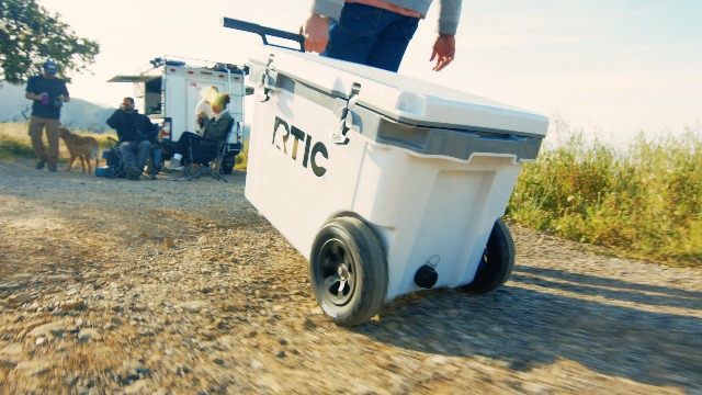 Amazon.com: RTIC 52 Quart Ultra-Light Wheeled Hard Cooler