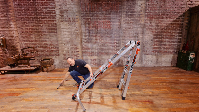 フロアスタンド geronimo Bricosmocon Floor Lamp, Industrial Red Floor Lamps for Living Room