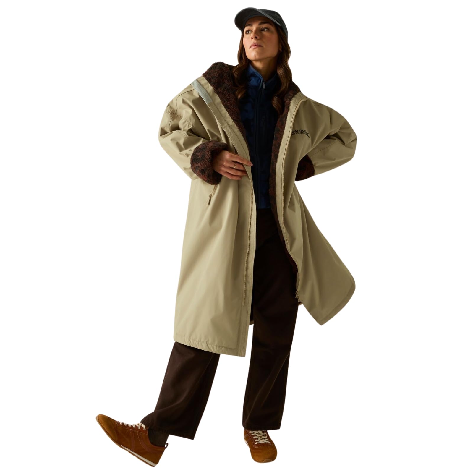 Regatta Adult Waterproof Changing Robe — image 1