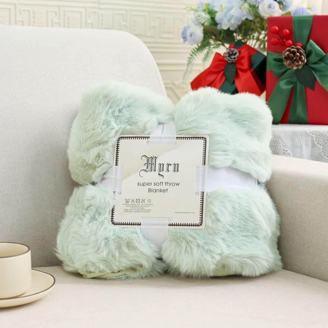 Luxury Faux Fur Throw Blanket, Plush Textured Design Bubble Blanket, Soft Cosy Cover for Sofa and Bed,Gift for Women Girls Kids and Children (Mint Green, Twin (63" x 79"))