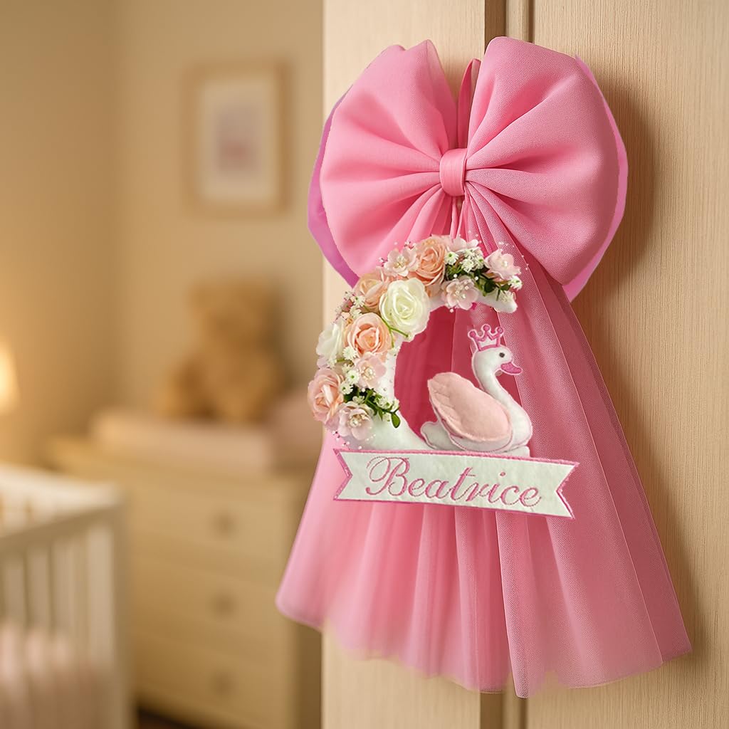 ZAIRISE - Fiocco Nascita Personalizzato con Nome Ricamato, Tulle Rosa con Cigno e Fiori in Tessuto, Fatto a Mano in Italia, pronto da Appendere, Idea Regalo Neonato Femmina, Elegante (Rosa)