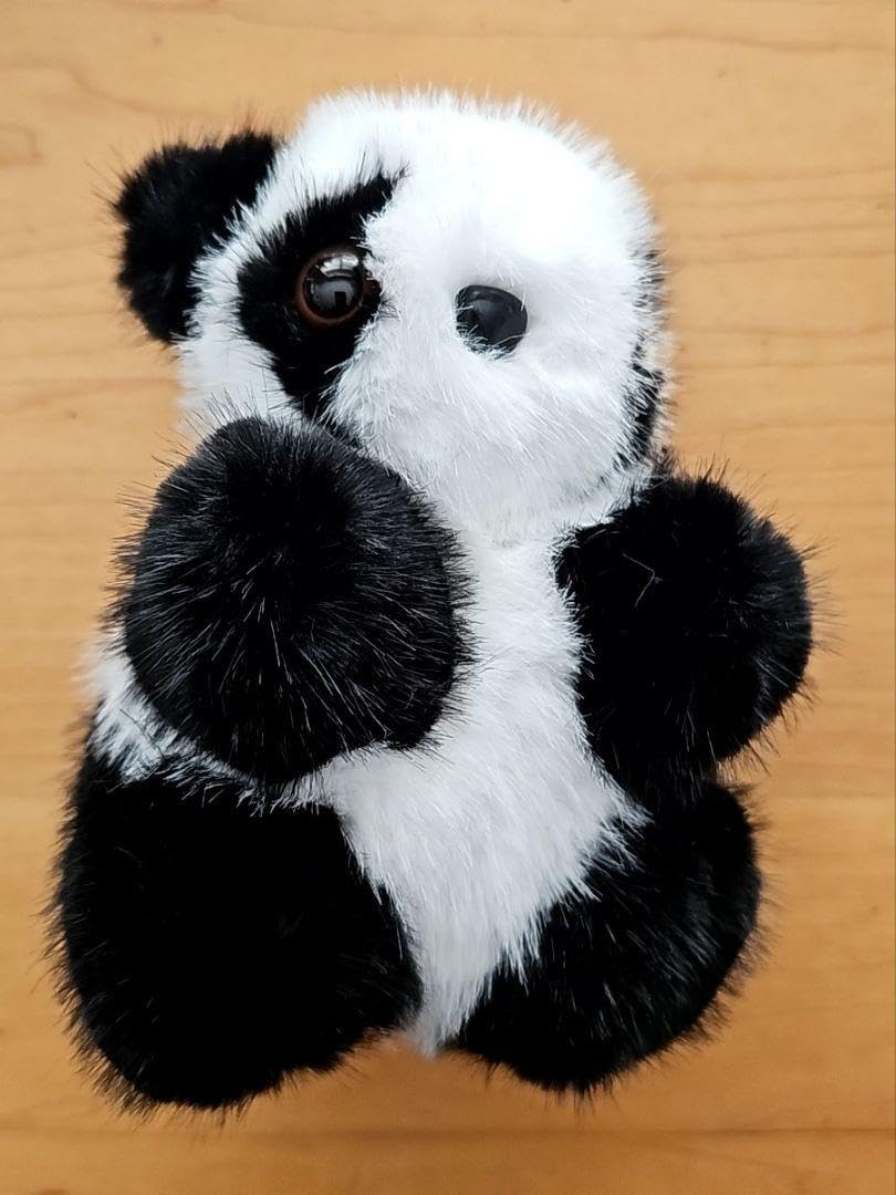 北京動物園 パンダキーホルダー&ピンバッチセット - メルカリ 北京動物園 パンダ マスコットキーホルダー 2点