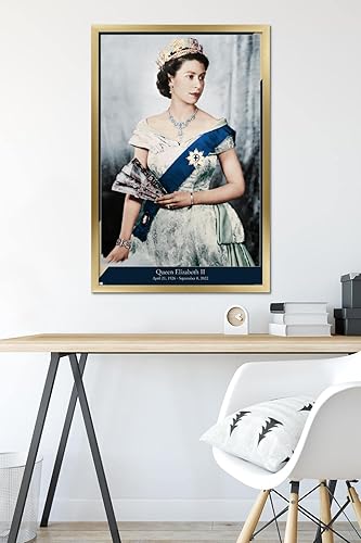 Miniatura 6 de Trends International Queen Elizabeth II - Póster de pared de reina, 22.375 x 34 pulgadas, versión enmarcada en oro