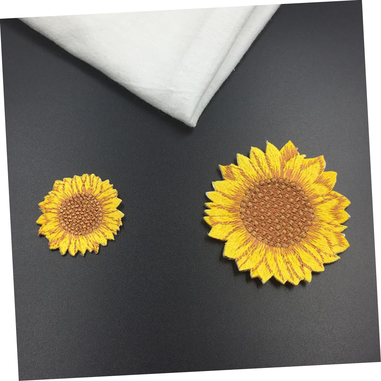 Angoily 3 Set Toppe Ricamate Adesivi Termoadesivi Per Abbigliamento Decorazioni Fai Da Te Per Jeans E Borse Disponibili 12 Pezzi*3