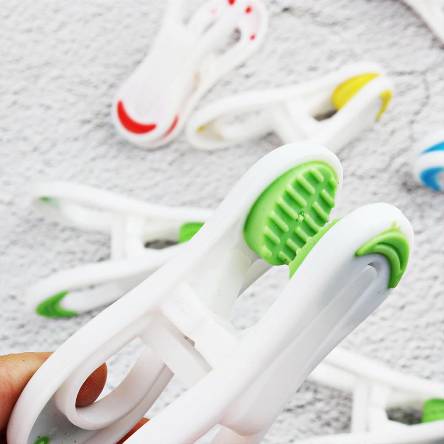 Cabilock Plastic Clips 12pcs Plastic Clothespins Non Slip Clothes Pin Laundry Clips