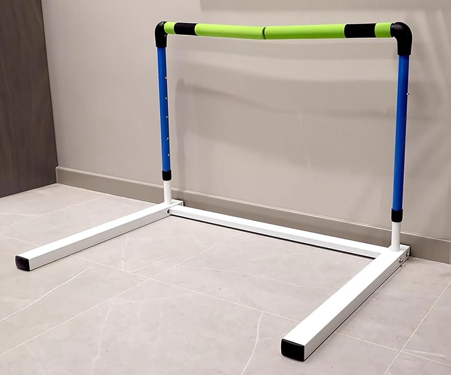 Regulowane płotki zręcznościowe dla sportowców - pianka i metalowy sprzęt treningowy do lekkoatletyki sportów na świeżym powietrzu trening skoków zwiększa szybkość i koordynację
