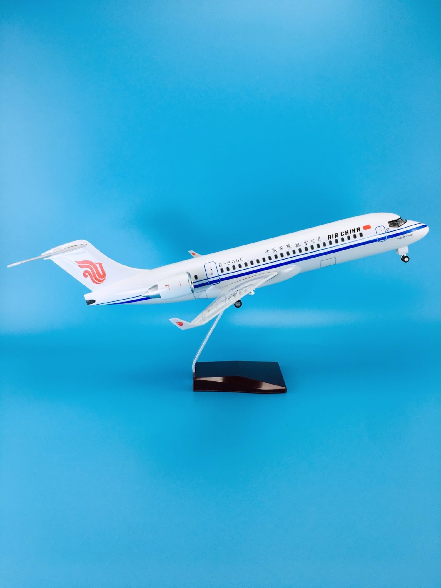 Skopiuj model samolotu 1:70 47cm z kołami samolot gotowy produkt samoloty ARJ21-700 powietrze dla chińskiej kolekcji modeli samolotów
