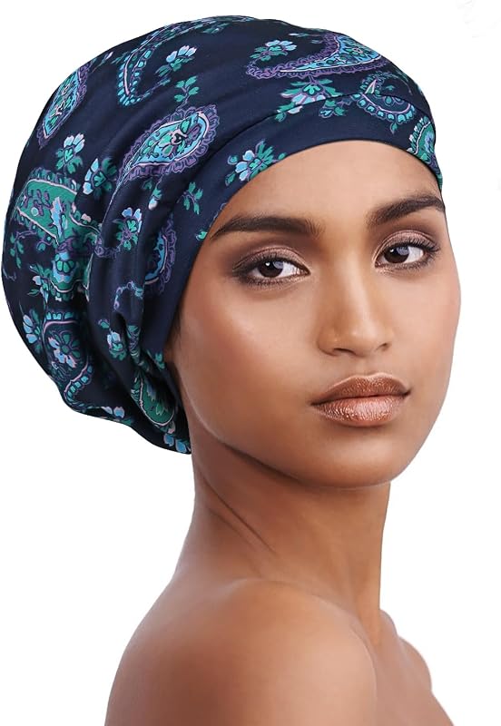 Touca de banho Alnorm tipo beanie soltinha com forro interno de cetim com padrão de cobra