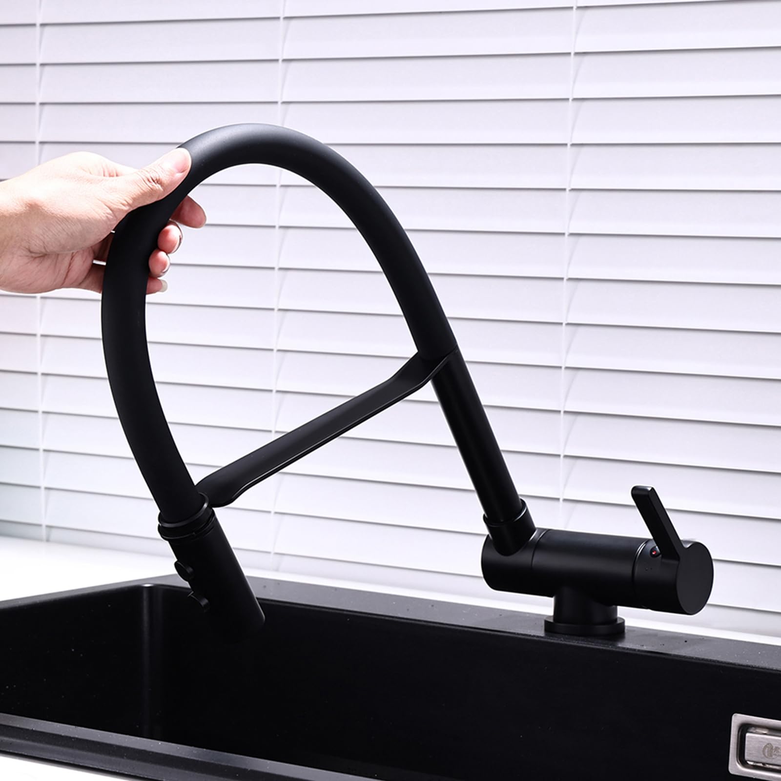 ZYCHSJXA Kitchen Tap Pull Out 2 Modes Folding Mixer Flexi Pipes 360° Swivel Sink Faucet Black