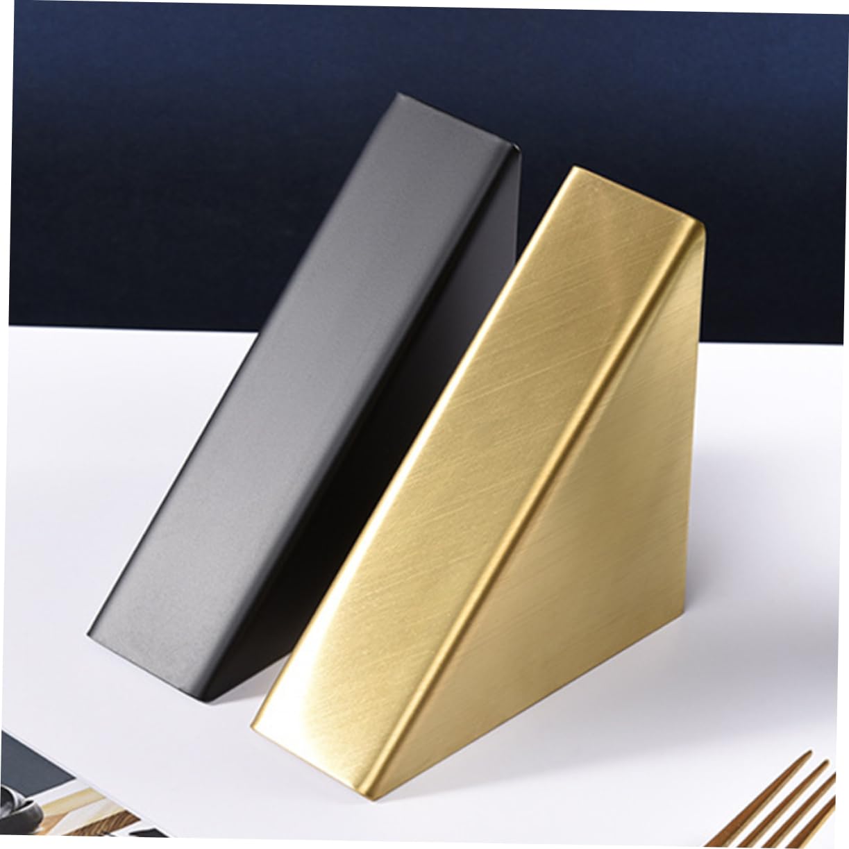 Servilletero de Mesa Triangular 2 Unidades de Acero Inoxidable Diseño Elegante y Sencillo Resistente y Fácil de Limpiar para Comedor y Restaurante