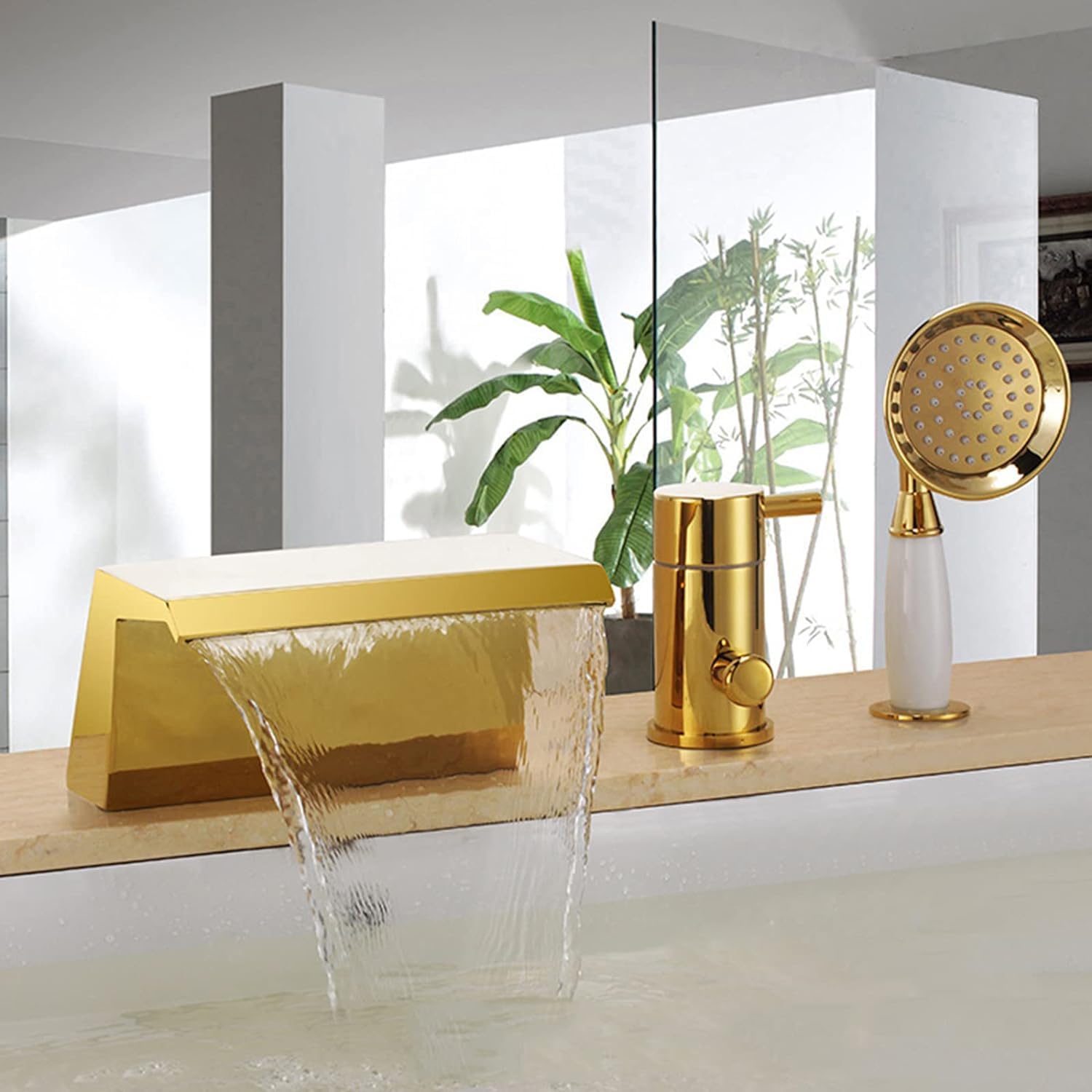 Mitigeur de baignoire 3 trous doré au design moderne de luxe