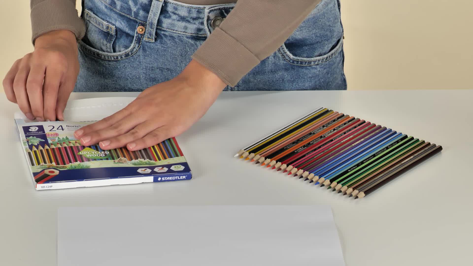 Staedtler Noris Colour 185 – Coffret 12 Crayons + 1 Crayon + Gomme – Bois Recyclé, Anti-casse – Lot De 3