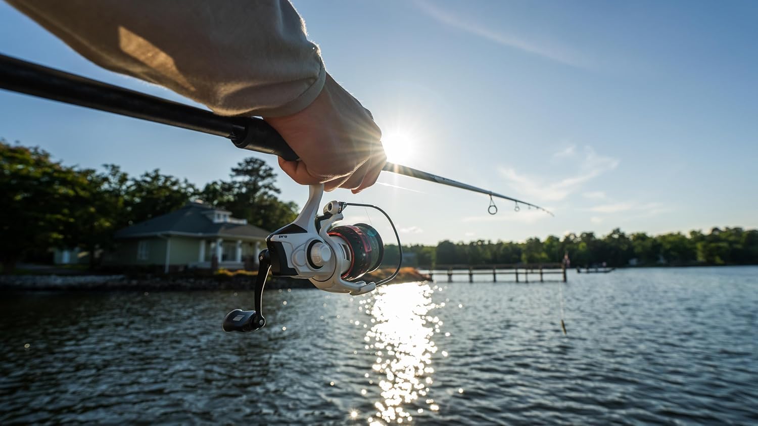 Abu Garcia Max Pro Spinnrolle | Leicht & langlebig | Süßwasser-Angelrolle für Angler | Sanfter Widerstand, hohe Übersetzung, sofortige Rücklaufsperre | Bass, Forelle, Walleye | Mehrere Größen