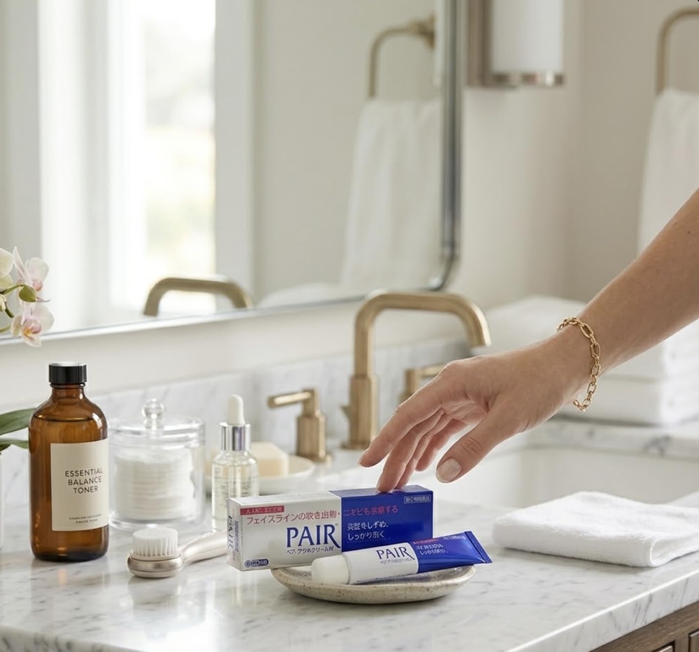 Dermatology Cream ライオン Amazon.com: Lion Pair Acne Cream Lightweight Japanese Formula for