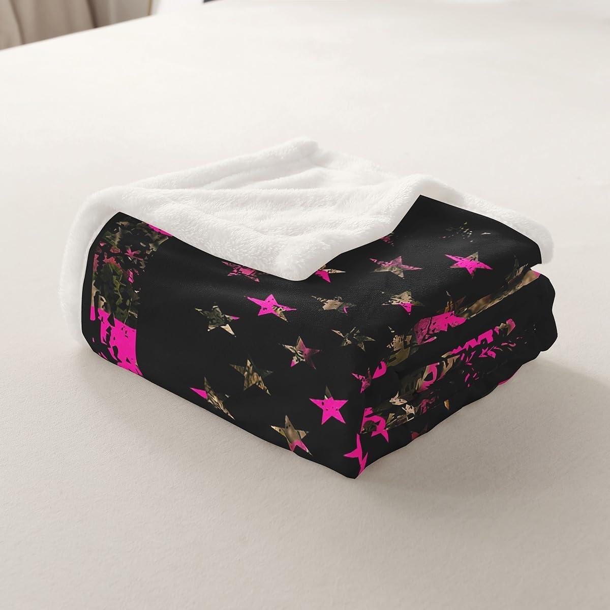 Feelyou Hot Pink Camouflage Sherpa Twin 60"x80" Camo Wild Fleece Throw Blanket for Bed Sofa Couch Kids Women Men Wild Hunting Plush Blanket Military Style Fuzzy Blanket Room Decor