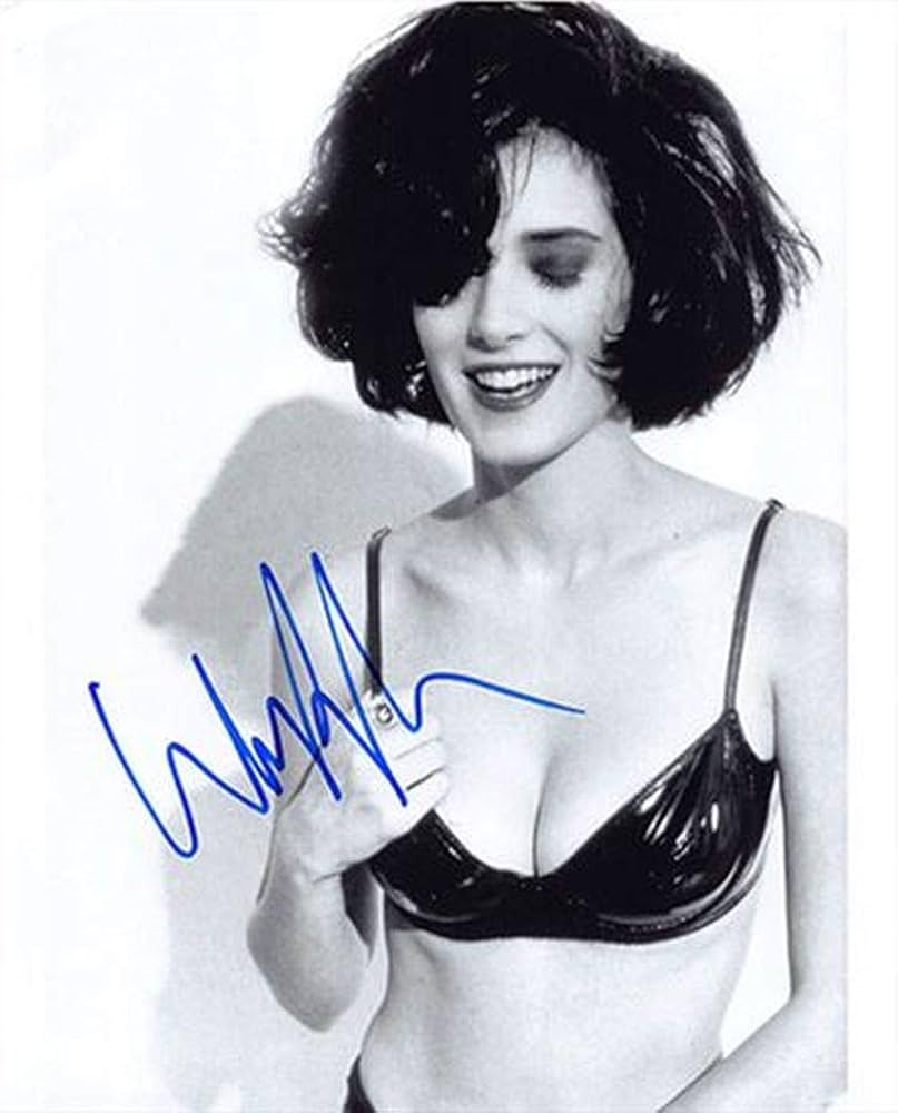 Amazon.co.jp: ◇直筆サイン ◇ウィノナ ライダー ◇Winona