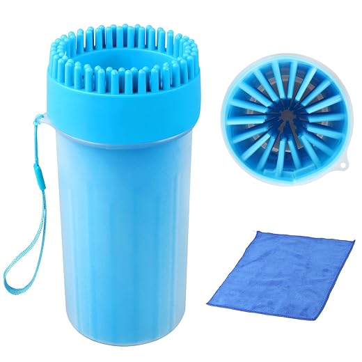 SONEER Pfotenreiniger für Hunde, Tragbare Hundepfoten Reiniger, Silikon Haustierpfotenreiniger mit Handtuch für Katzen und Hunde Paw Washer (10 * 17CM)