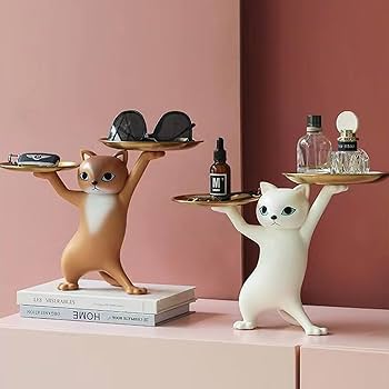 ネコの飾りプレート2枚、スタンドつきます ネコの飾りプレート2枚、スタンドつきます