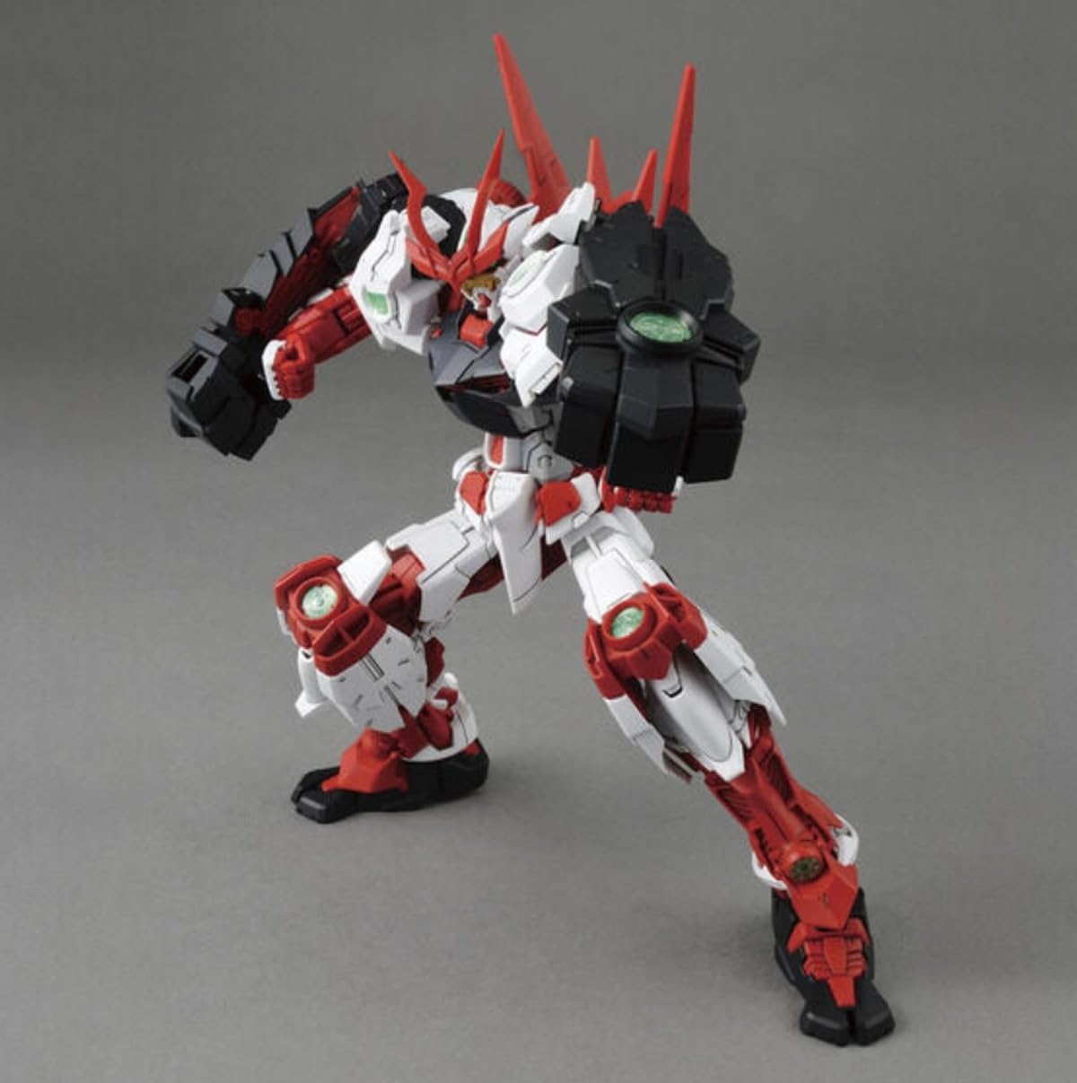 BANDAI Sengoku Astray Gundam Build Fighters, MG 1/100 Model Kit