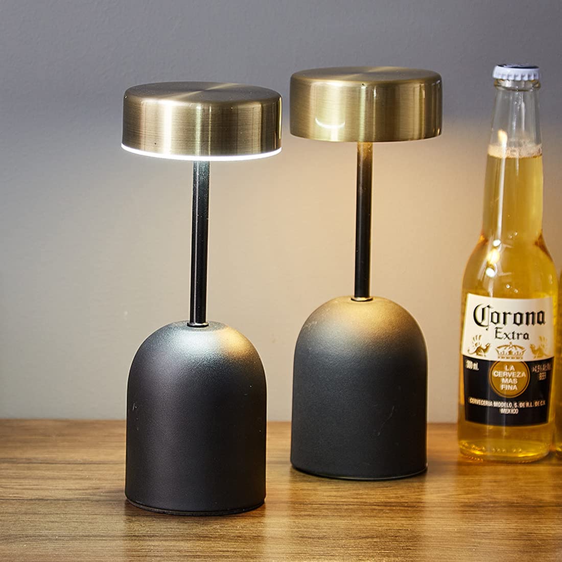 Lampada da comodino a LED portatile Luce notturna senza fili ricaricabile 1200mAh Lampade da scrivania in metallo a batteria per soggiorno di hotel Camera da letto Ristorante Bar, 3000K