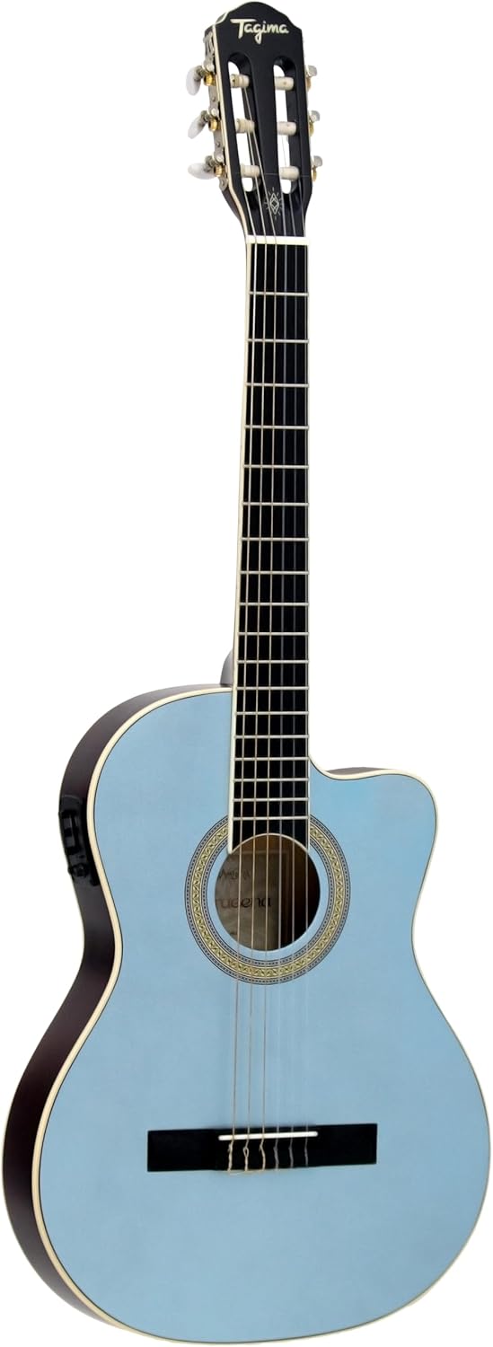 Violão flat cutaway na cor azul claro com tampo em spruce e laterais em agathis, cordas de nylon, marca Tagima, corpo com acabamento brilhante, fundo branco, imagem frontal do instrumento completo.