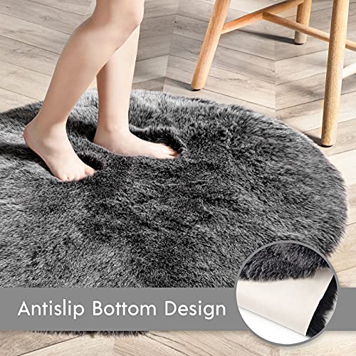 Phantoscope Faux Fur Rug, Fluffy Soft Faux Fox Fur Area Rugs For Bedroom Livingroom Kids Room Decor, Shaggy Fur Rugs Anti-Skid, Balck White, 2 X 6 Feet #TOP5