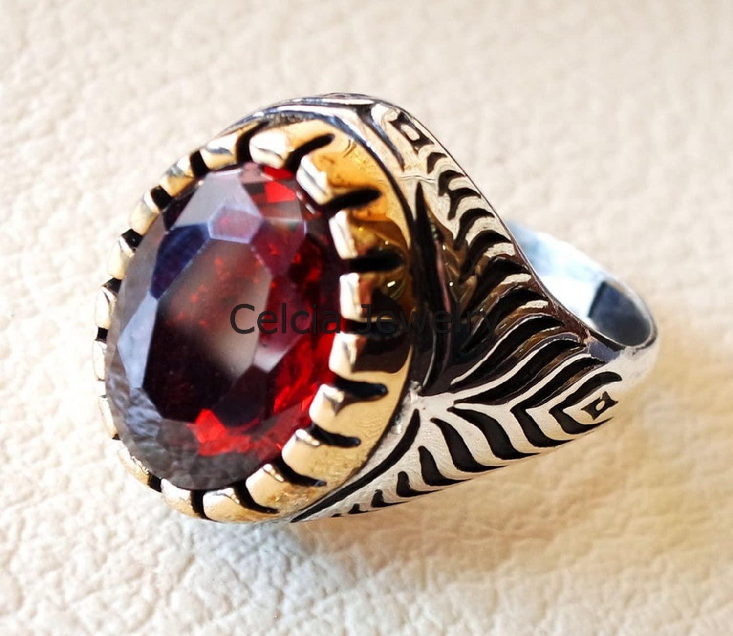 Natürlicher Granatroter Edelstein facettierter ovaler Siegelring, massiver 925er Sterlingsilber-Statement-Ring, nahöstlicher orientalischer Schmuck, Januar-Geburtsstein-Geschenkring (Granat)