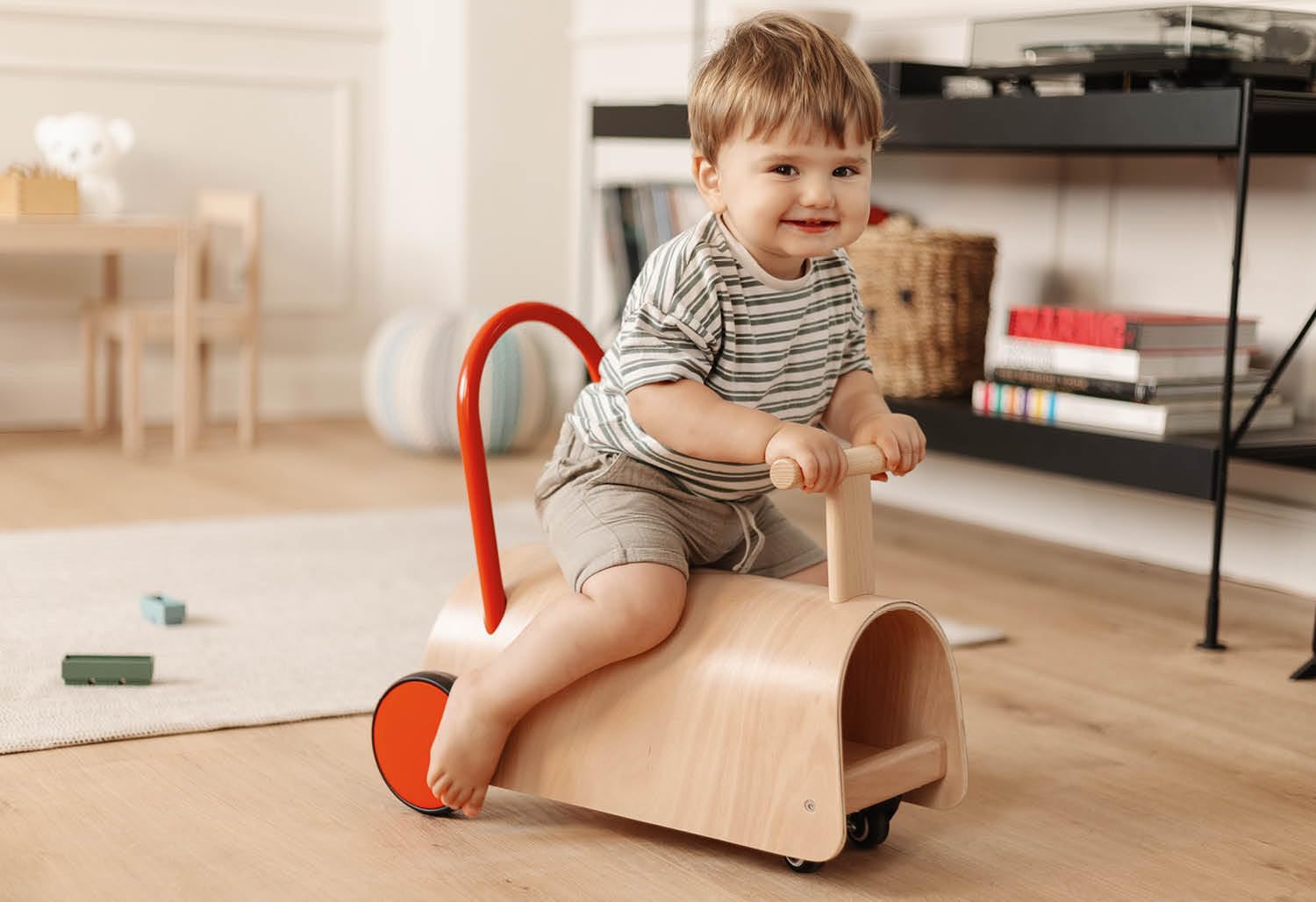 PINOLINO Enzo Kinder Lauflernwagen und Rutschauto, Holz, Natur/Rot, für Kleinkinder ab 1 Jahr