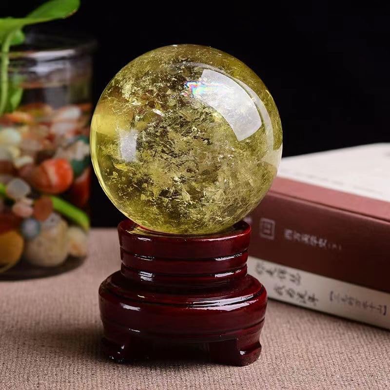 Cristal jaune en boule de pierre brute pour illuminer l'ambiance de votre bureau de travail