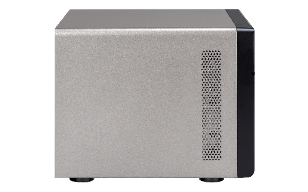 QNAP TVS-871-I7-16G - Serveur NAS de Stockage Unifié 8 Baies, Intel Core Quad Core i7 3.2 GHz jusqu'à 4.0 GHz , 16Go RAM, 4 Gbe LAN, HDMI, 10G-ready, 4K-ready, Châssis Vide